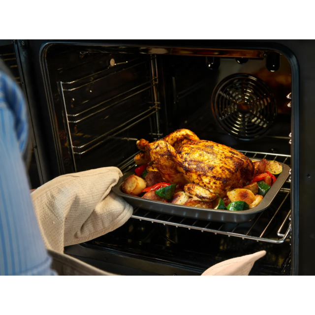 Belling 444411820 FARMHOUSE 90DF BLK Farmhouse 90DF 90cm wide Dual Fuel Range Cooker with Gas Hob -