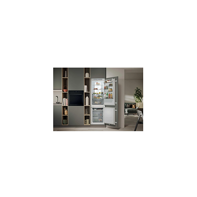 Hoover HONBQT5518DK-UK Hoover 177Cm High 70/30 Integrated Fridge Freezer No Frost Free With Sliding 
