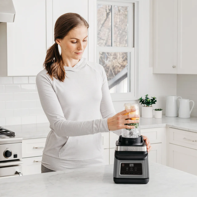 Ninja BN750UK 2.1 Litre Blender with 2 Accessories