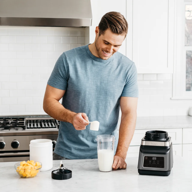 Ninja BN750UK 2.1 Litre Blender with 2 Accessories