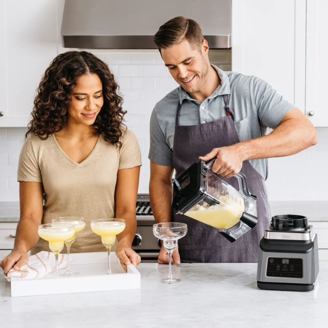 Ninja BN750UK 2.1 Litre Blender with 2 Accessories